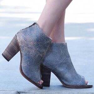 EUC - Bed Stu Onset Peep Toe Booties - Size 6
